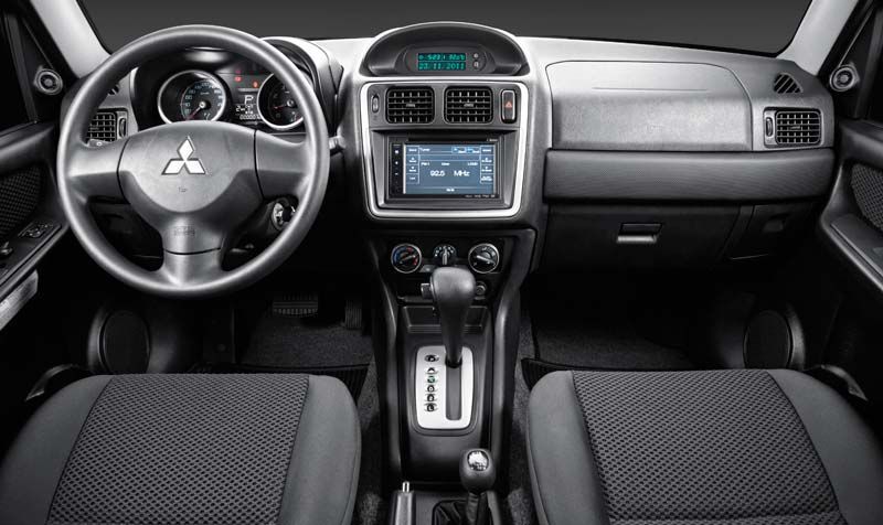 Imagem 8 Mitsubishi Pajero TR4 2.0 16V 4X4 (Flex) (Aut) 2014