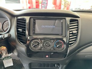 Foto 9 - Mitsubishi L200 Outdoor L200 Triton Outdoor 2.4 D GLX 4WD manual
