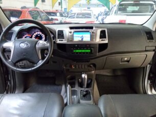 Foto 5 - Toyota Hilux Cabine Dupla Hilux 2.7 4x4 CD SRV (Flex) (Aut) automático