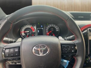 Foto 5 - Toyota Hilux Cabine Dupla Hilux CD 2.8 TDI GR-S 4WD (Aut) automático