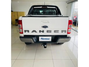 Foto 5 - Ford Ranger (Cabine Dupla) Ranger 2.2 CD XLS 4x4 automático