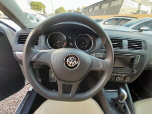 Foto 9 - Volkswagen Jetta Jetta 1.4 TSI Trendline Tiptronic automático