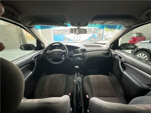 Foto 6 - Ford Focus Hatch Focus Hatch Ghia 2.0 16V (Aut) automático