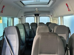 Foto 10 - Ford Transit Transit 2.0 EcoBlue Minibus 14+1 410L (Aut) automático