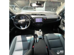 Foto 2 - Toyota Hilux Cabine Dupla Hilux CD 2.8 TDI SRX 4WD (Aut) automático