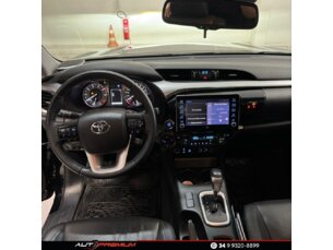Foto 4 - Toyota Hilux Cabine Dupla Hilux CD 2.8 TDI SRX 4WD (Aut) automático