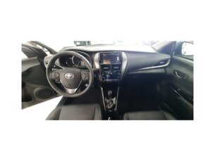 Foto 4 - Toyota Yaris Hatch Yaris 1.5 XLS CVT automático