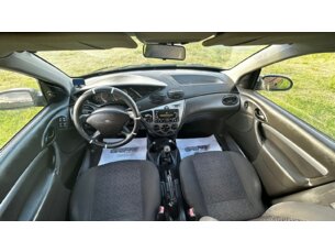 Foto 8 - Ford Focus Hatch Focus Hatch GL 1.6 8V (Flex) manual