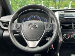 Foto 10 - Toyota Yaris Hatch Yaris 1.3 XL Live automático