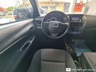 Foto 7 - Toyota Yaris Hatch Yaris 1.5 XL CVT automático