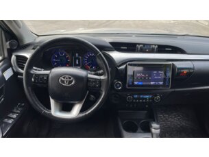 Foto 2 - Toyota Hilux Cabine Dupla Hilux 2.8 TDI SRX CD 4x4 (Aut) automático