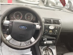 Foto 4 - Ford Mondeo Mondeo Sedan Ghia 2.0 16V (Aut) automático