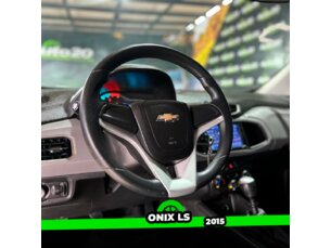Foto 8 - Chevrolet Onix Onix 1.0 LS SPE/4 manual