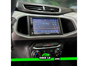 Foto 10 - Chevrolet Onix Onix 1.0 LS SPE/4 manual