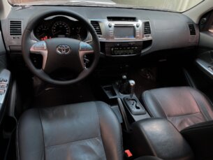 Foto 9 - Toyota Hilux Cabine Dupla Hilux 3.0 TDI 4x4 CD SRV Top (Aut) automático