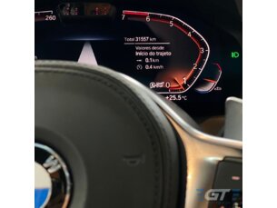 Foto 10 - BMW Série 3 330i M Sport automático