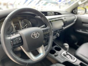 Foto 4 - Toyota Hilux Cabine Dupla Hilux CD 2.8 TDI SRX 4WD (Aut) automático