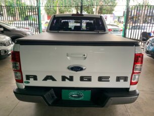 Foto 9 - Ford Ranger (Cabine Dupla) Ranger 2.2 CD XLS 4WD automático