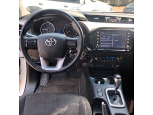 Foto 3 - Toyota Hilux Cabine Dupla Hilux 2.8 TDI CD SR 4x4 (Aut) automático