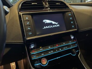 Foto 6 - Jaguar XE XE 2.0 R-Sport 250 automático