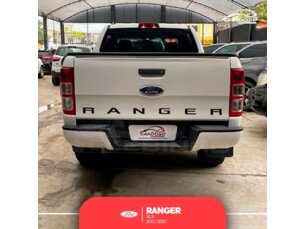 Foto 2 - Ford Ranger (Cabine Dupla) Ranger 2.2 TD XLS CD 4x4 (Aut) automático