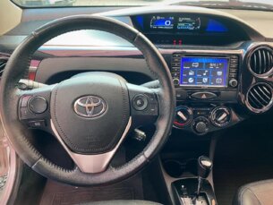 Foto 10 - Toyota Etios Hatch Etios Platinum 1.5 (Flex) (Aut) automático