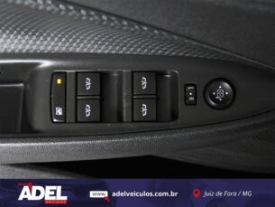 Foto 6 - Chevrolet Onix Onix 1.0 LT (Flex) manual