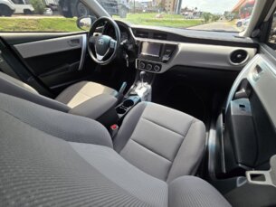 Foto 10 - Toyota Corolla Corolla 1.8 GLi Multidrive automático