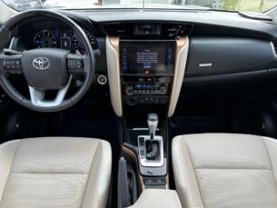 Foto 10 - Toyota SW4 SW4 2.8 TDI SRX Diamond 7L 4x4 (Aut) automático