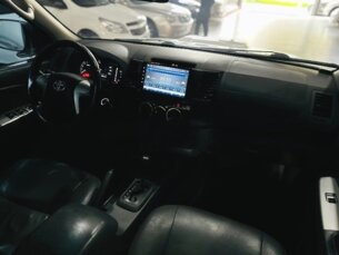 Foto 6 - Toyota Hilux Cabine Dupla Hilux 3.0 TDI 4x4 CD SR automático