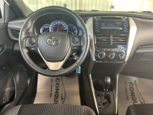 Foto 10 - Toyota Yaris Hatch Yaris 1.3 XL Live CVT automático