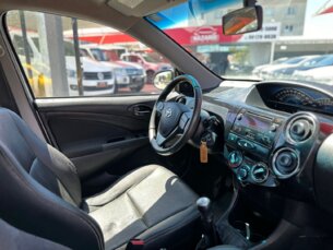 Foto 10 - Toyota Etios Sedan Etios Sedan XLS 1.5 (Flex) manual