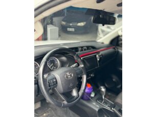Foto 8 - Toyota Hilux Cabine Dupla Hilux 2.8 TDI STD CD 4x4 automático