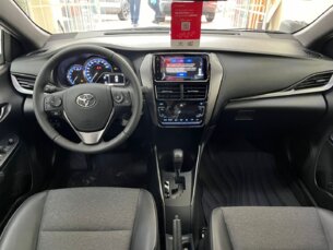 Foto 5 - Toyota Yaris Hatch Yaris 1.5 XS CVT automático