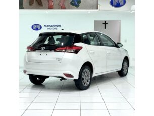 Foto 5 - Toyota Yaris Hatch Yaris 1.5 XS CVT automático