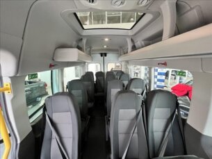 Foto 2 - Ford Transit Transit 2.0 EcoBlue Minibus 17+1 460E (Aut) automático
