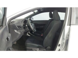 Foto 10 - Toyota Yaris Hatch Yaris 1.3 XL CVT (Flex) automático