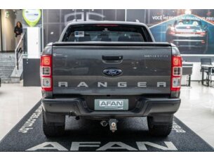 Foto 5 - Ford Ranger (Cabine Dupla) Ranger 3.2 Limited CD 4x4 (Aut) automático