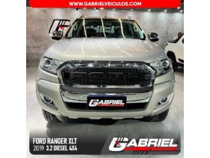 Foto 2 - Ford Ranger (Cabine Dupla) Ranger 3.2 XLT CD 4x4 (Aut) manual