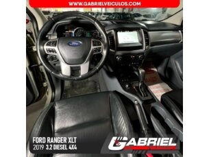 Foto 7 - Ford Ranger (Cabine Dupla) Ranger 3.2 XLT CD 4x4 (Aut) manual
