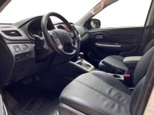 Foto 9 - Mitsubishi L200 Triton L200 Triton Sport 2.4 D HPE 4WD (Aut) automático