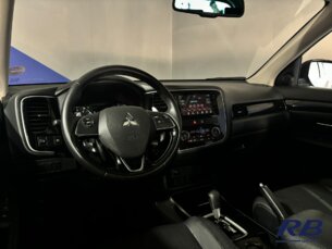 Foto 6 - Mitsubishi Outlander Outlander 2.0  5L CVT automático