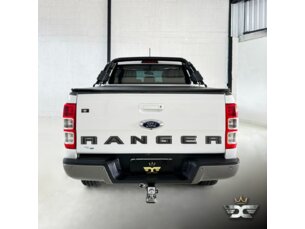 Foto 2 - Ford Ranger (Cabine Dupla) Ranger 2.2 CD XLS 4x4 (Aut) automático