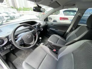 Foto 4 - Toyota Etios Hatch Etios X 1.3 (Flex) (Aut) manual