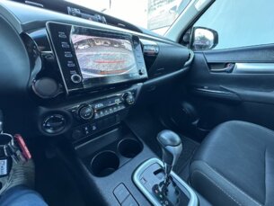 Foto 8 - Toyota Hilux Cabine Dupla Hilux CD 2.8 TDI SR 4WD (Aut) automático