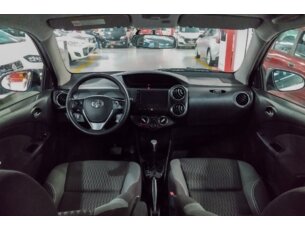 Foto 10 - Toyota Etios Hatch Etios 1.5 X Plus (Aut) automático