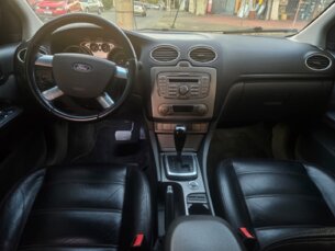 Foto 9 - Ford Focus Hatch Focus Hatch Ghia 2.0 16V (Flex) (Aut) automático