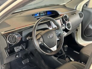 Foto 6 - Toyota Etios Hatch Etios Platinum 1.5 (Flex) (Aut) automático