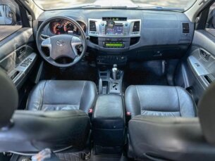 Foto 9 - Toyota Hilux Cabine Dupla Hilux 3.0 TDI 4x4 CD SRV automático