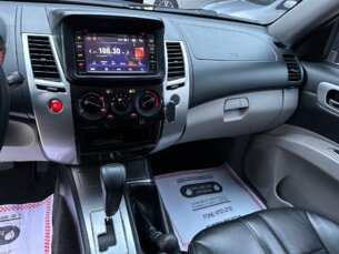 Foto 8 - Mitsubishi Pajero Pajero 3.2 DI-D 4WD (Aut) automático